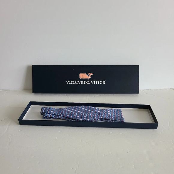 Vineyard vines adjustable bow tie silk  -ship print - Picture 1 of 7